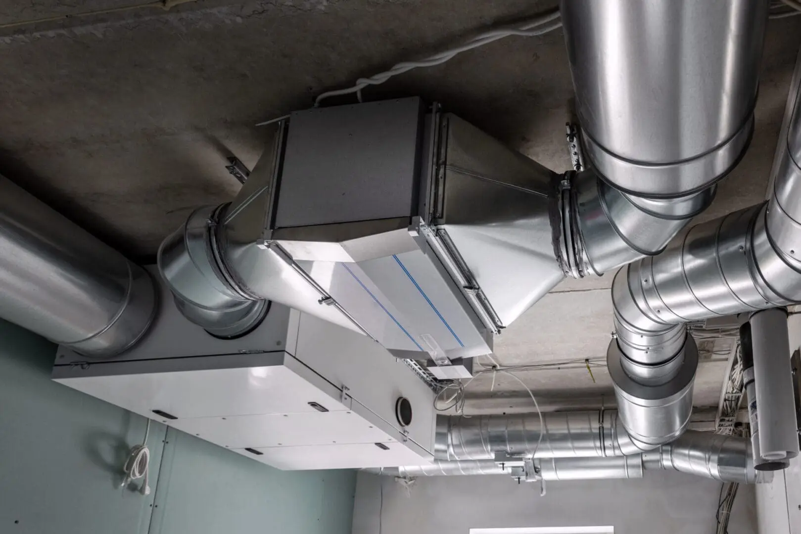 Ducted heat recovery ventilation system Ducted heat recovery ventilation system with recuperation