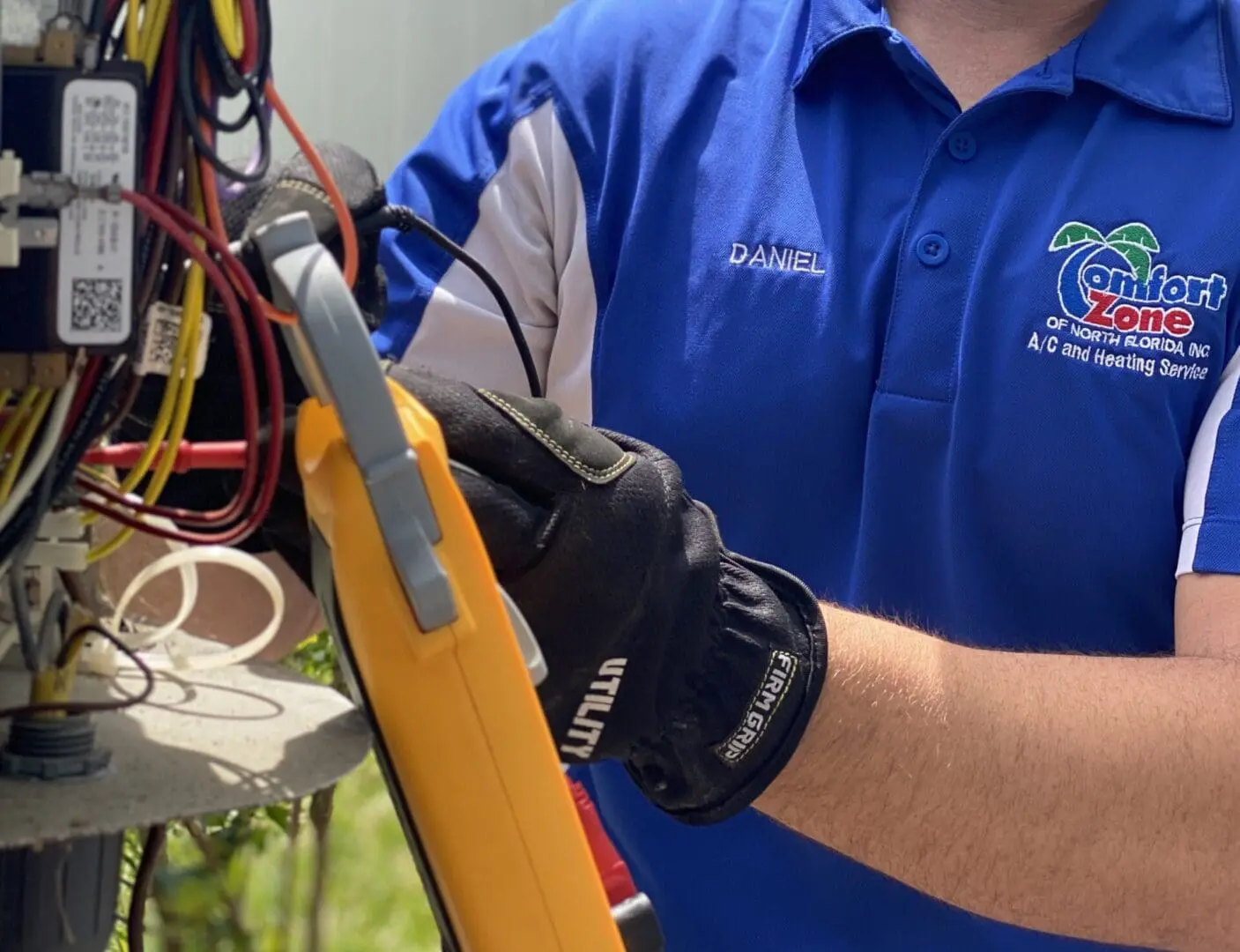 AC repair near Jacksonville, Fl by a service technician